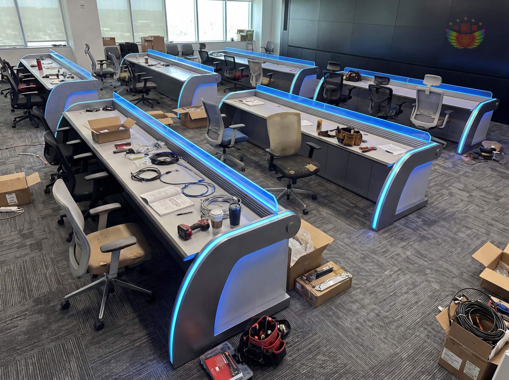 未來感指揮中心控制臺照片